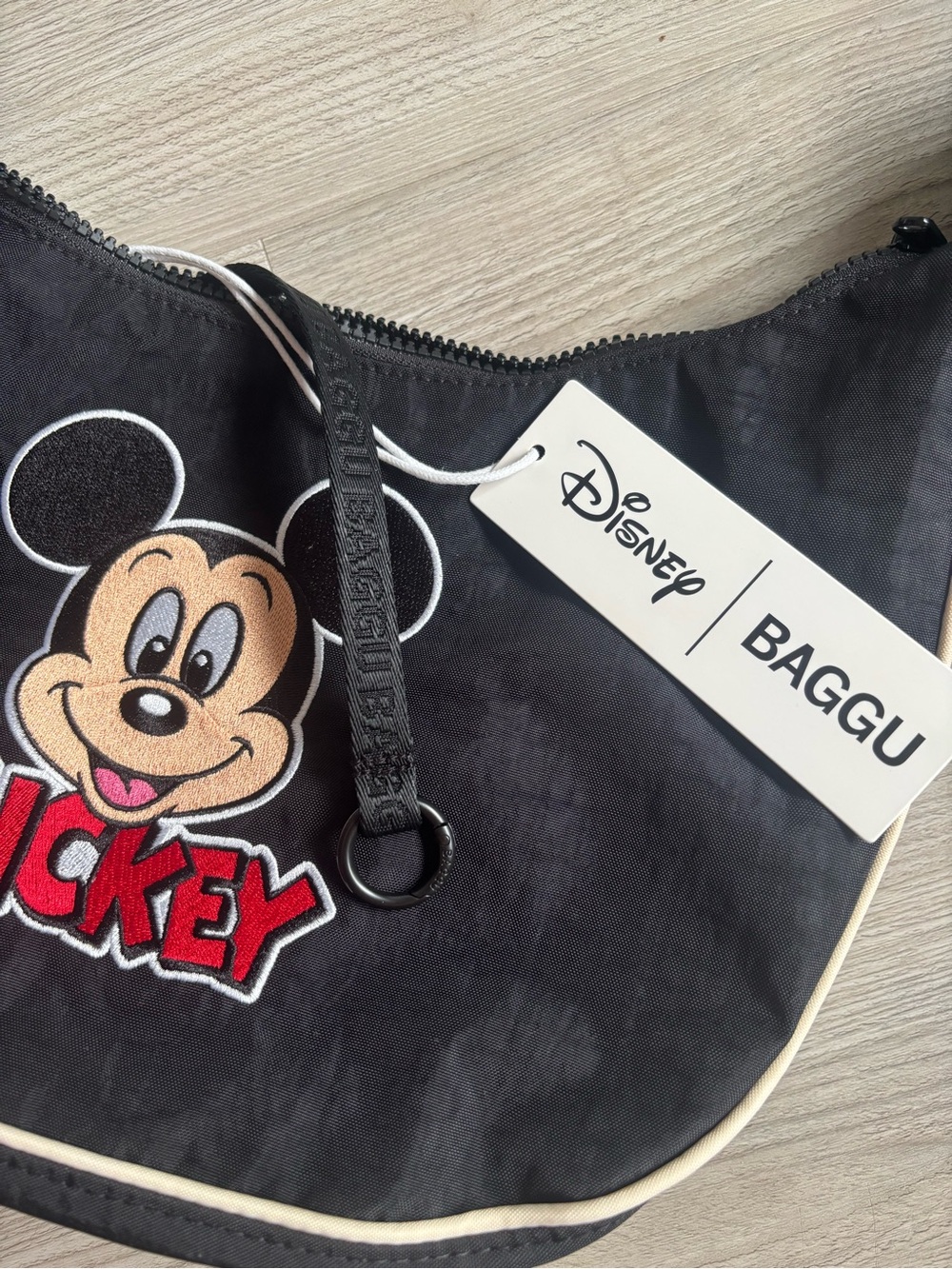 DISNEY | BAGGU Medium Nylon Crescent Bag - Embroidered Mickey Mouse Club - Picture 3 of 8